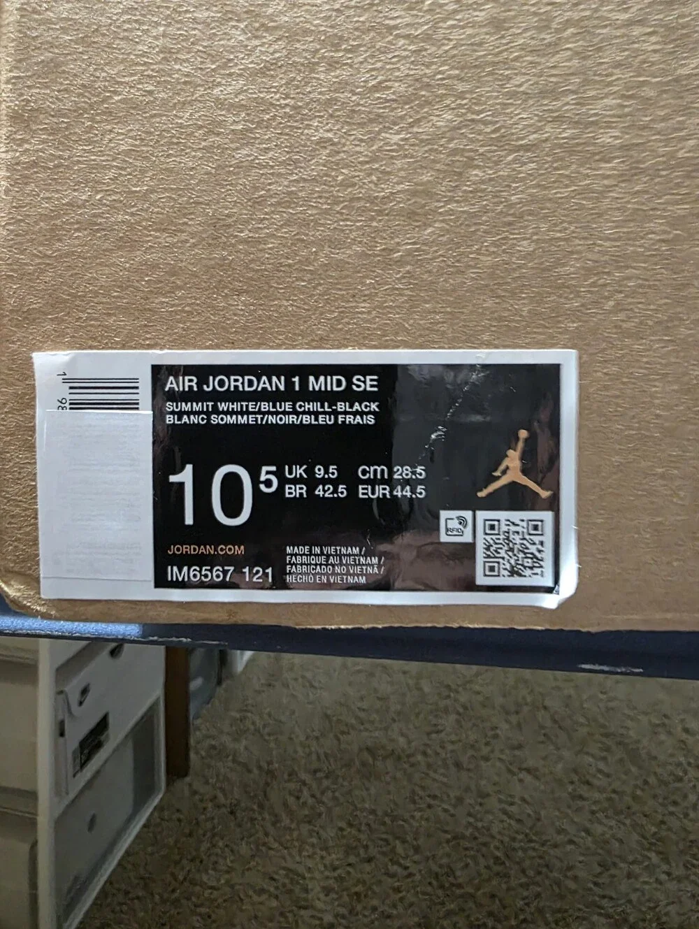 Jordan 1 MID Men's Light Blue, White & Black Size 10.5m, New.